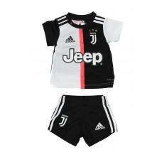 Футбольно форма Adidas JUVENTUS HOME BABY DW5465 Футбольно форма Adidas JUVENTUS HOME BABY DW5465